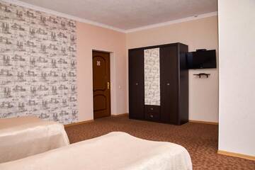 Фото Мотели Hotel Uyut г. Dimitrov 2
