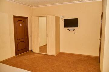 Фото номера Большой двухместный номер с 1 кроватью Мотели Hotel Uyut г. Dimitrov 3