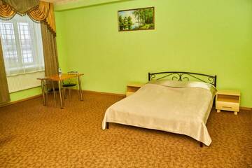 Фото номера Большой двухместный номер с 1 кроватью Мотели Hotel Uyut г. Dimitrov 4