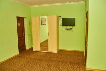 Фото номера Большой двухместный номер с 1 кроватью Мотели Hotel Uyut г. Dimitrov 5