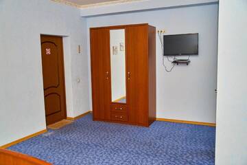 Фото номера Большой двухместный номер с 1 кроватью Мотели Hotel Uyut г. Dimitrov 8